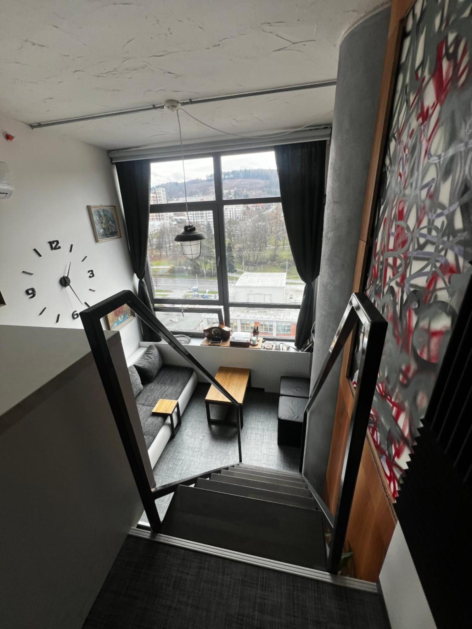 1 Bedroom Loft Apartment Zlín Esterno foto