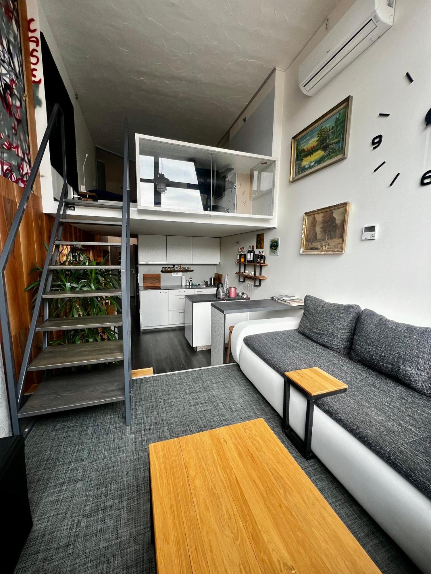 1 Bedroom Loft Apartment Zlín Esterno foto